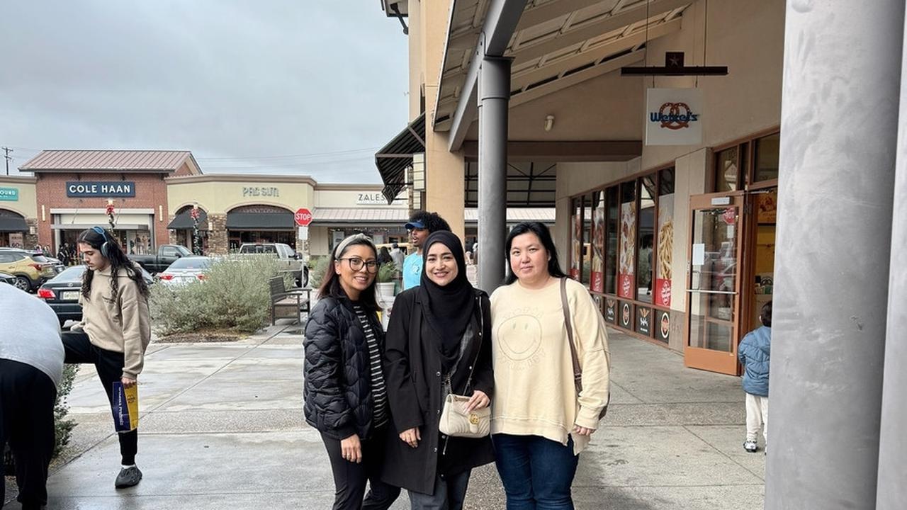 Potret Cindy Fatikasari Liburan ke Texas - Amerika Serikat, Jumpa Keluarga - Bahagia Kunjungi Tempat Kuliah