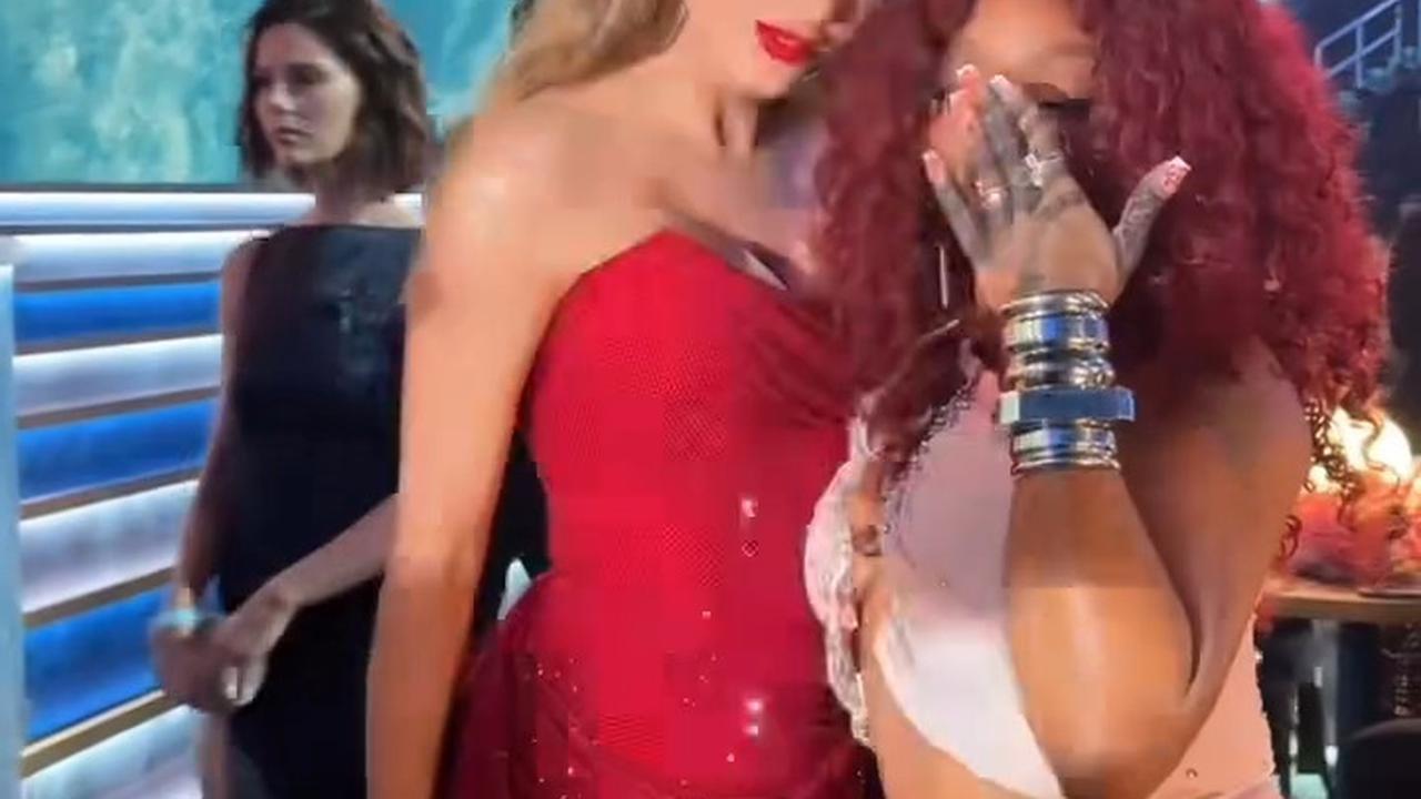 Penampilan Taylor Swift di After Party Grammy Awards 2025 Jadi Sorotan, Pakai Mini Dress Gucci