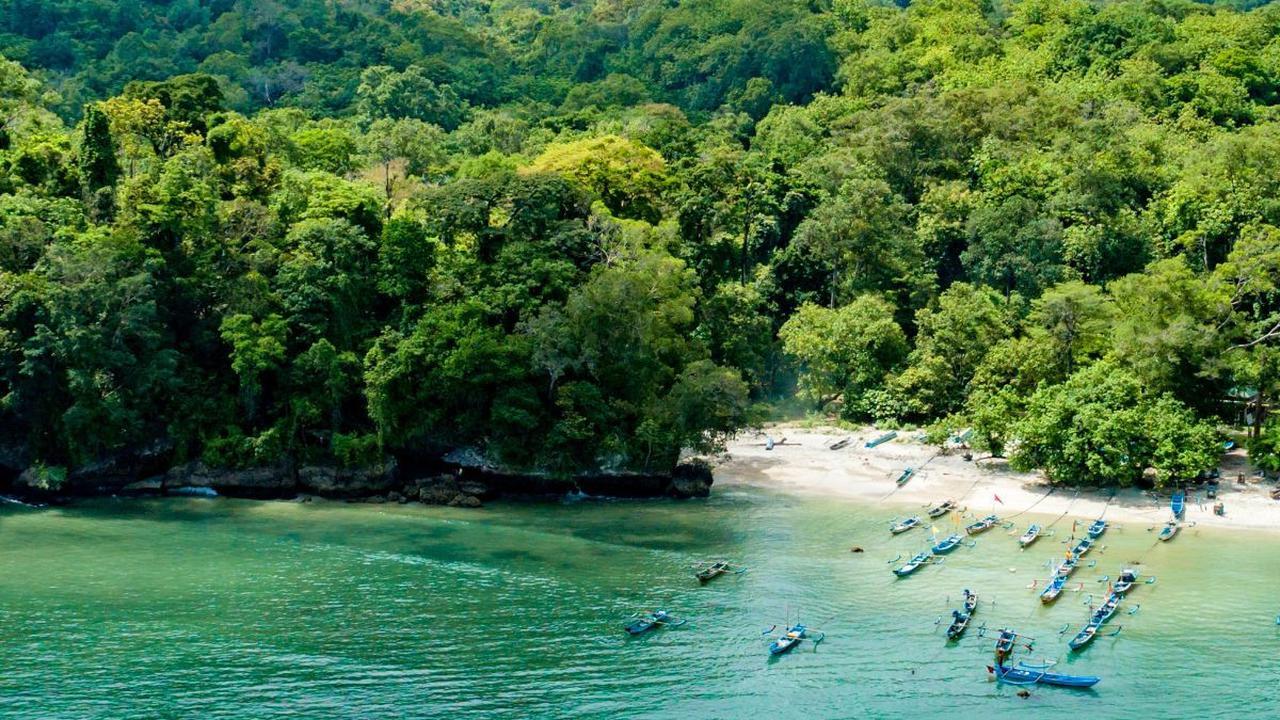 5.	Pulau Siladen