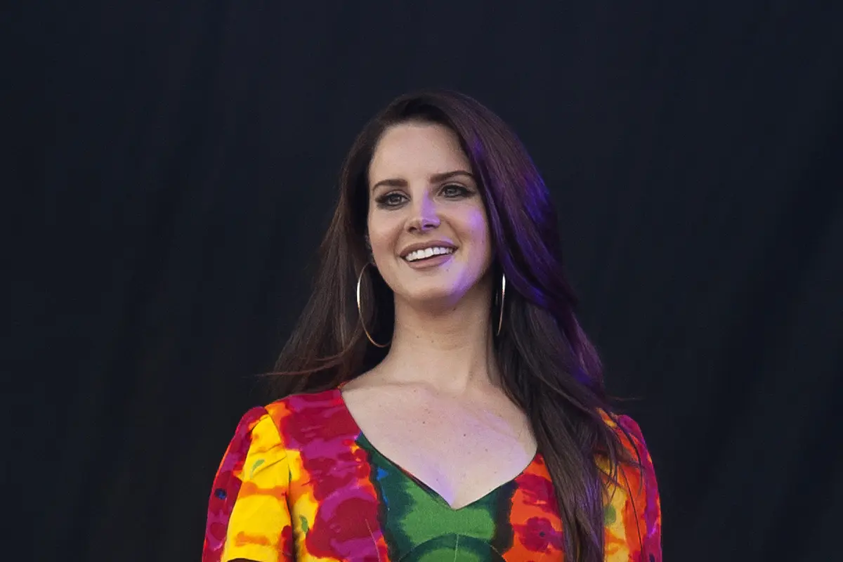 [Bintang] Lana Del Rey