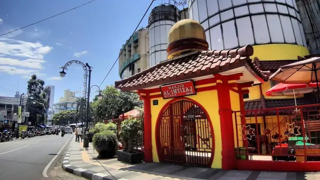 Masjid Al-Imtizaj yang mulanya untuk mualaf Tiongkok di Bandung