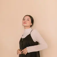 Berlirik sendu tapi bernuansa ceria, Hanggini persembahkan Ruang Bahagia. Simak lirik lagunya di sini.