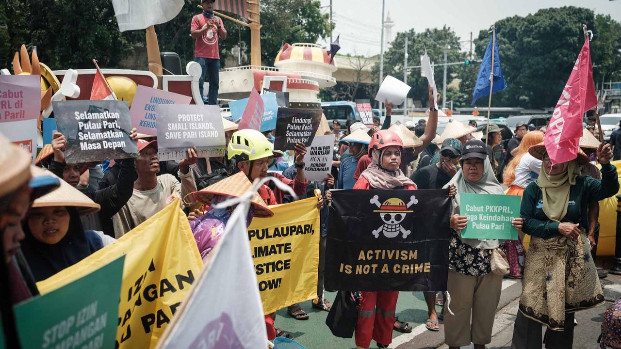 FOTO: Pulau Pari Terancam Tenggelam: Warga Desak KKP Cabut Izin Laut Bermasalah