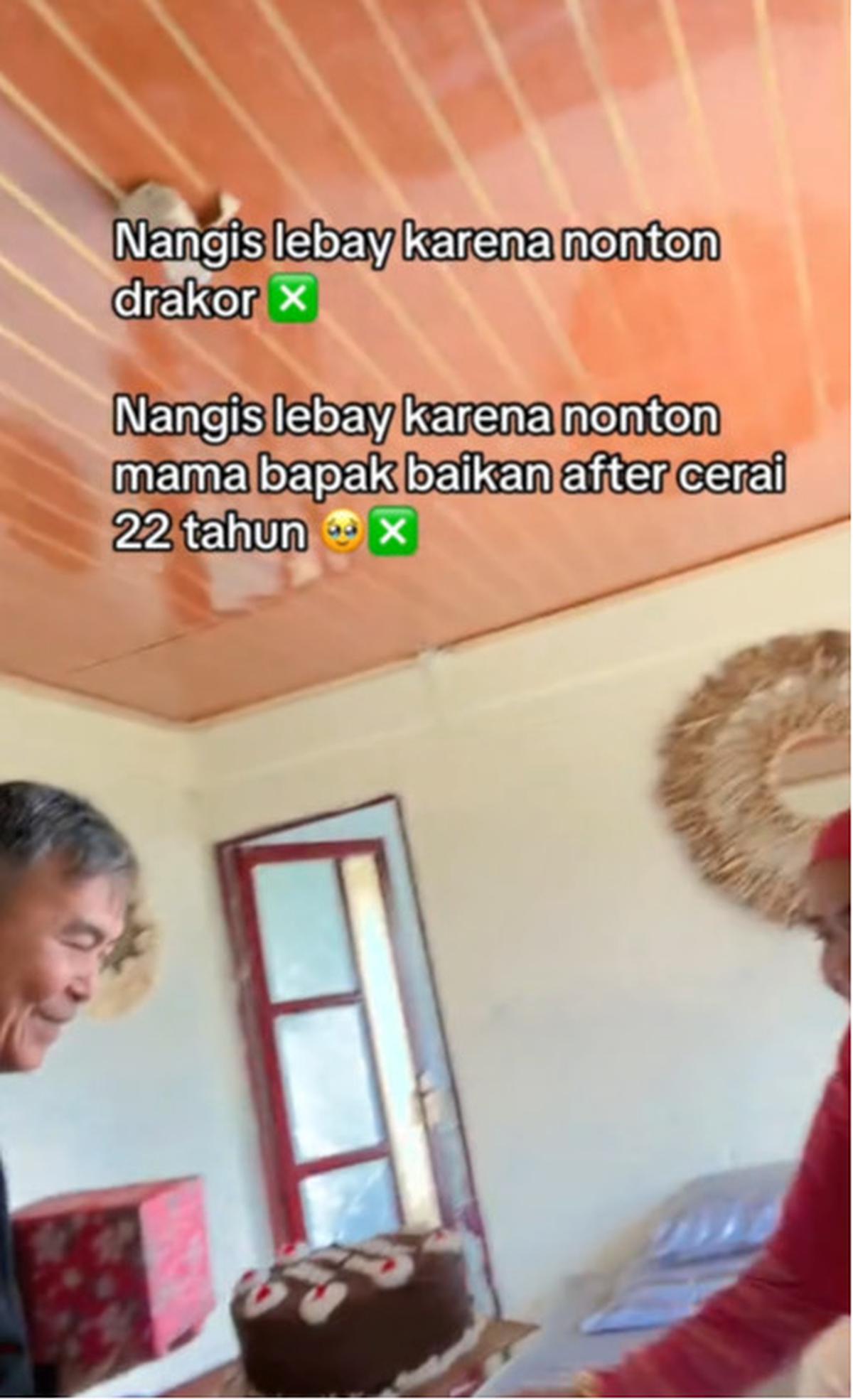 Wanita Ini Perlihatkan Momen Romantis Ayah kepada Ibunya yang Sudah Cerai 22  Tahun Lalu, Bikin Haru