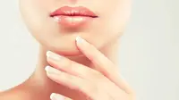 Cara Alami Mendapatkan Bibir Pink Sehat, Hanya dengan Madu dan Gula