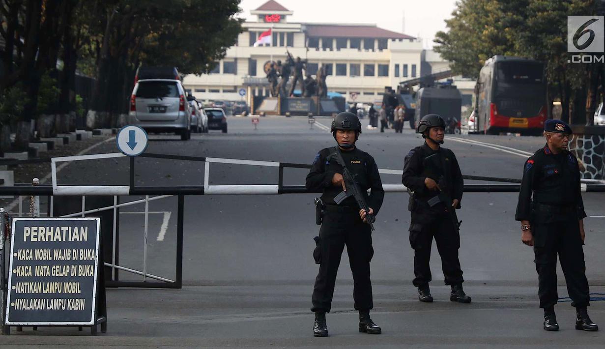 Foto Melihat Suasana Terkini Gerbang Mako Brimob Usai Kerusuhan