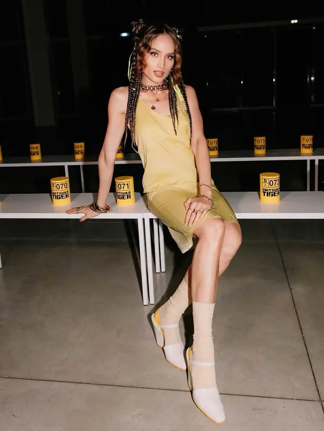 7 Potret Cinta Laura di Milan Fashion Week 2025, Memesona Bareng Seleb Internasional