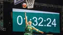 Antonius AF R. beraksi saat IBL All Star 2022 Skill Challenge di Hall Basket GBK, Senayan, Kamis (31/03/2022). (Bola.com/Bagaskara Lazuardi)