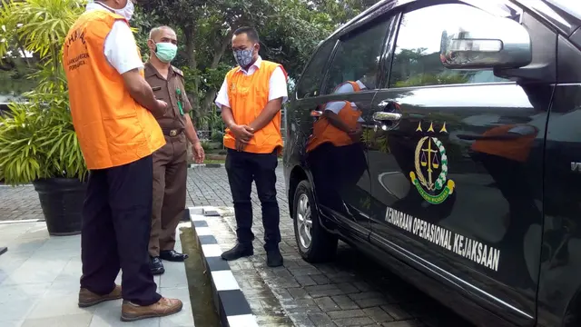 Kejari Purbalingga menetapkan tiga tersangka kasus dugaan korupsi retribusi sampah. (Foto: Liputan6.com/Rudal Afgani Dirgantara)