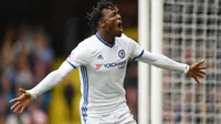 Batshuayi merayakan gol pertamanya di Liga Inggris (Reuters)