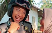 Pak Bhabin Bikin Istrinya Bahagia dengan Pujian Selangit, Ternyata Ada Udang di Balik Batu