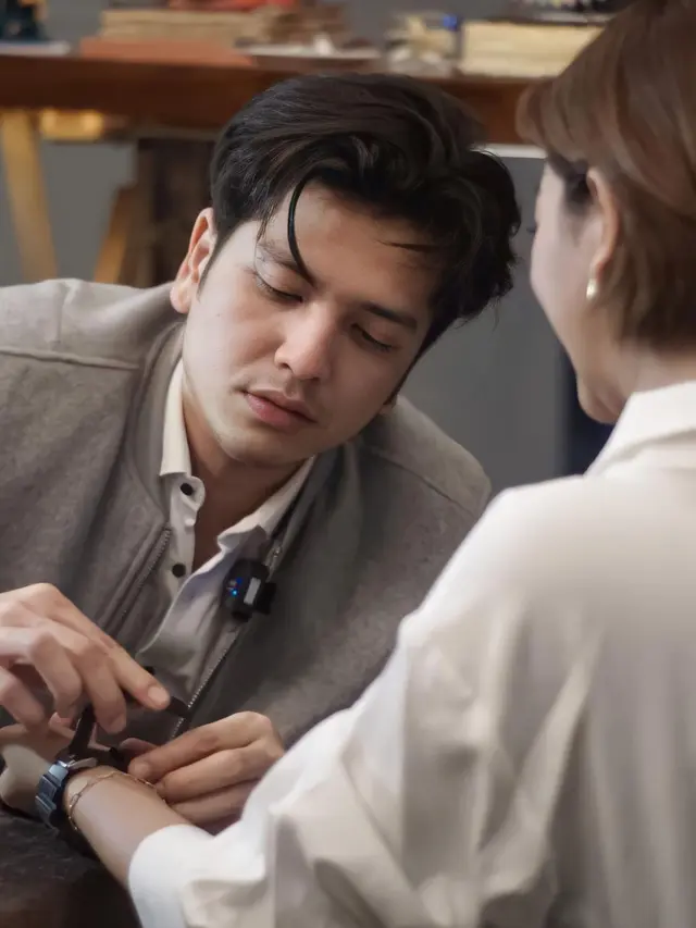 Rendi Jhon merayakan ulang tahun ke-28 (Foto: Instagram/@glencachysaraofficial)