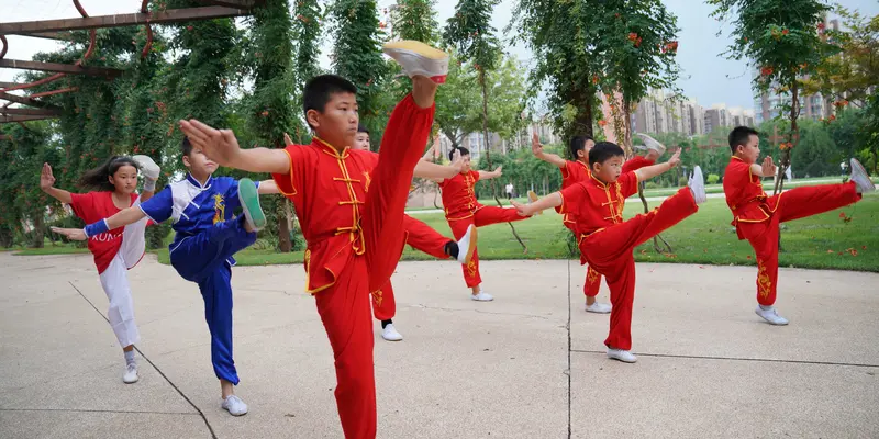Isi Waktu Libur dengan Berlatih Bela diri di Hebei