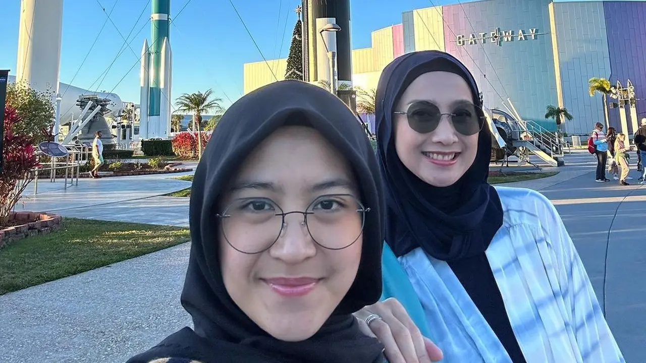 Desy Ratnasari dan Nasywa