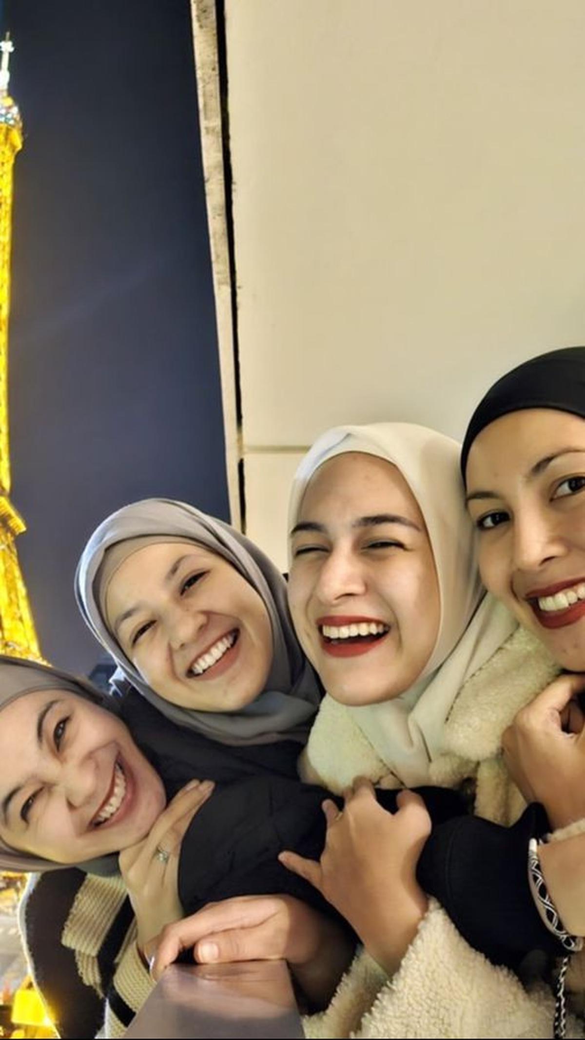 Liburan Bareng Bestie
