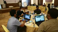 Uji kompetensi jurnalis (UKJ) Aliansi Jurnalis Independen (AJI) Kota Batam, Kepulauan Riau (Kepri), sukses dilaksanakan secara hybrid Minggu (13/2/2022). (Liputan6.com/ Ajang Nurdin)