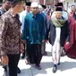 Calon Wakil Presiden KH Ma'ruf Amin saat berkunjung ke pondok pesantren Arosbaya saat peringatan hari santri