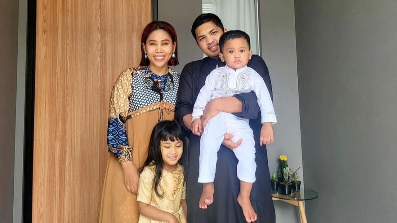 Evi Masamba menganggap jika nyinyiran tersebut adalah hal biasa.&nbsp; Dia menyebut jika butuh perjuangan 9 tahun hingga mimpinya terwujud.<br>