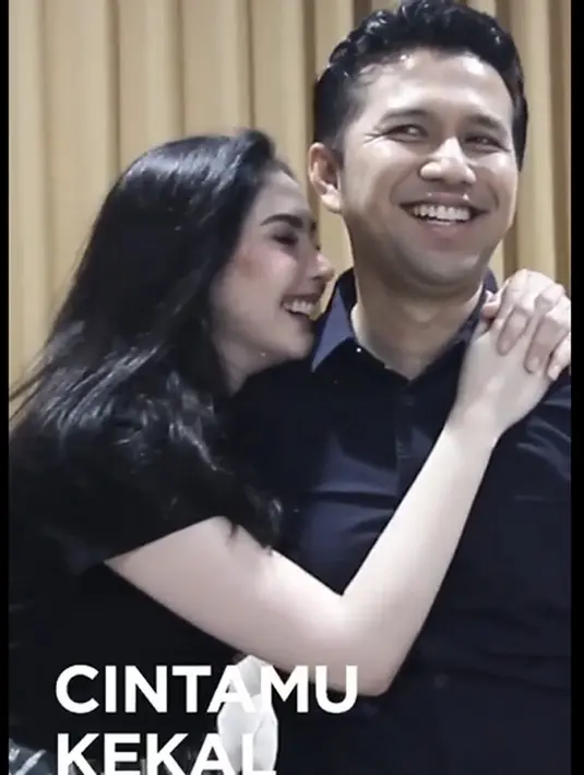 Arumi Bachsin dan Emil Dardak (Instagram/arumibachsin_94)