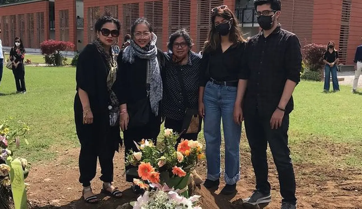 (Instagram/dewiirawan13)