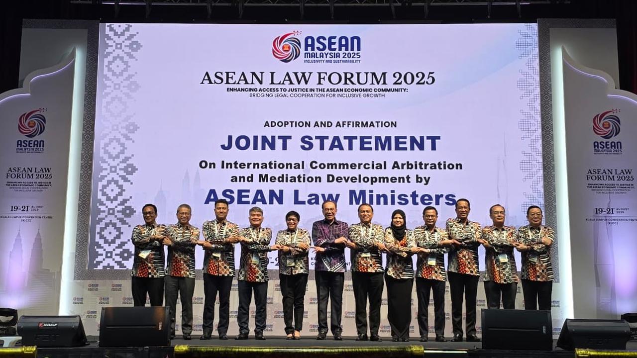 ASEAN Law Forum: Menteri Hukum ASEAN Sepakati Pengembangan Arbitrase dan Mediasi Komersial Internasional