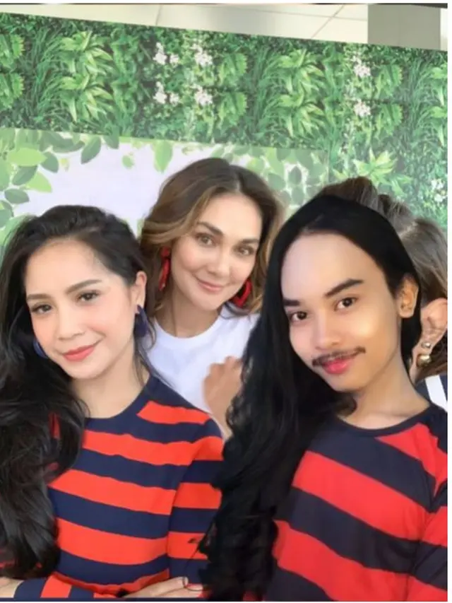Potret TikToker Giswaldani Cosplay Jadi 6 Seleb Wanita Indonesia Ini Curi Perhatian