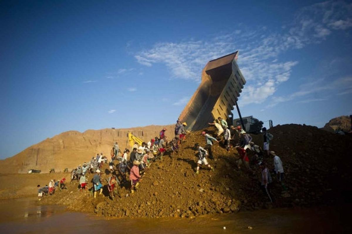 Menengok tambang batu giok terbesar di Myanmar