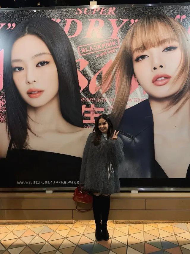 Blink Garis Keras, Gaya Modis Nagita Slavina Nonton Konser BLACKPINK di Jepang