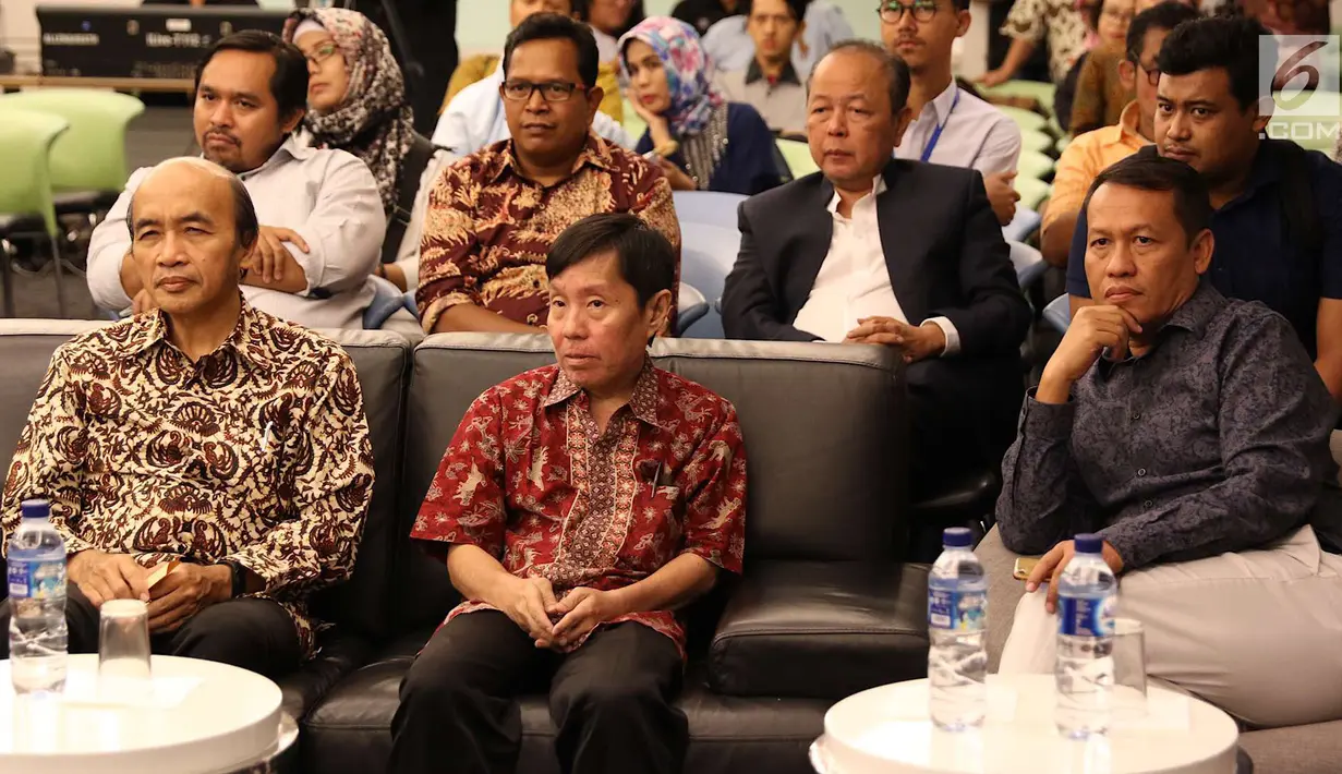 Sejumlah tokoh pers nasional menghadiri acara penggalangan donasi publik untuk LBH Pers di Studio SCTV, Rabu (1/7). Acara ini dalam rangka penggalangan donasi publik untuk LBH Pers yang tengah mengalami krisis finansial. (Liputan6.com/Immanuel Antonius)