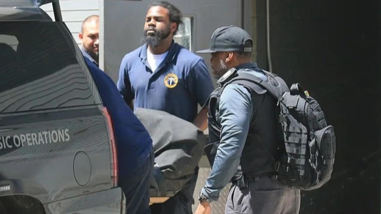 Sipir Penjara Epstein Bawa Mayat Palsu untuk Kelabui Wartawan, Jasad Asli di Mobil Lain