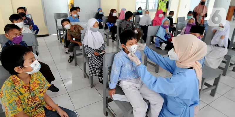 Ekspresi Anak-Anak Saat Kegiatan Bulan Imunisasi Anak Sekolah