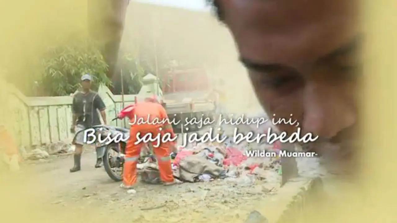 Wildan, Berjuang Demi Keluarga Meski Harus Mengais Sampah