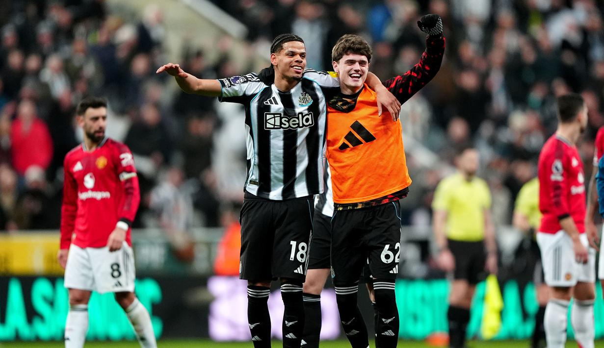 Sayangnya, Manchester United malah kecolongan pada menit akhir lewat gol William Osula meski unggul jumlah pemain. (AP Photo/PA/Owen Humphreys)