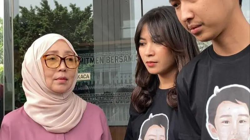 Keluarga besar Tamara Tyasmara dan Dante.