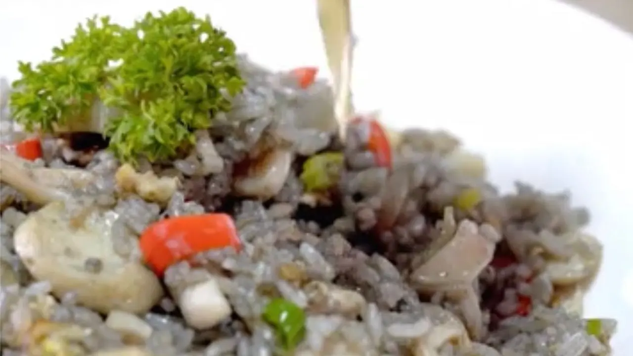 Resep Nasi Goreng Hitam Cumi