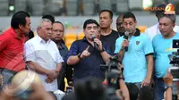 Maradona Bicara Politik dan Sepakbola