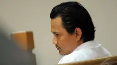  Riefan Avrian hadir di Pengadilan Tipikor mengenakan kemeja putih , Jakarta, Rabu (18/6/2014) (Liputan6.com/Faisal R Syam)