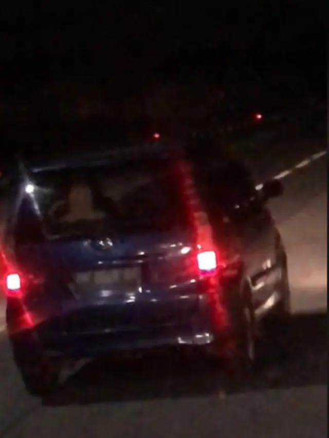 Viral Video Penampakan Mirip Pocong Duduk di Kursi Penumpang Mobil