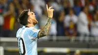 Lionel Messi melakukan selebrasi usai mencetak gol kegawang Panama pada Copa America Centenario grup D di Chicago, Amerika Srikat, (11/6). pada pertandinga ini Messi mencetak tiga dan mengantarkan Argentina menang 5-0. (Mike DiNovo-USA TODAY Sports)