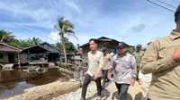 Gibran Cek Kerusakan Jembatan di Aceh Singkil: Warga Masih Gunakan Sampan untuk Menyeberang