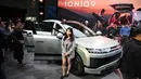 Hyundai IONIQ 9—kendaraan SUV berteknologi listrik tiga baris—saat diperkenalkan dalam pameran mobil AutoMobility LA 2024 di Los Angeles Convention Center pada tanggal 21 November 2024. (Robyn Beck/AFP)