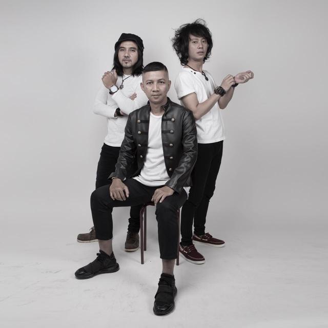 The Row Rowman Ungu