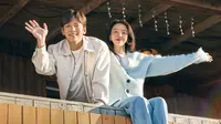 Ji Chang Wook dan Shin Hye Sun dalam poster Poster Welcome to Samdalri. (Foto: tvN)