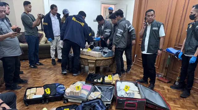 Polri Gelar Rumah di Sentul, Sita 74 Kg Emas dan Ratusan Miliar