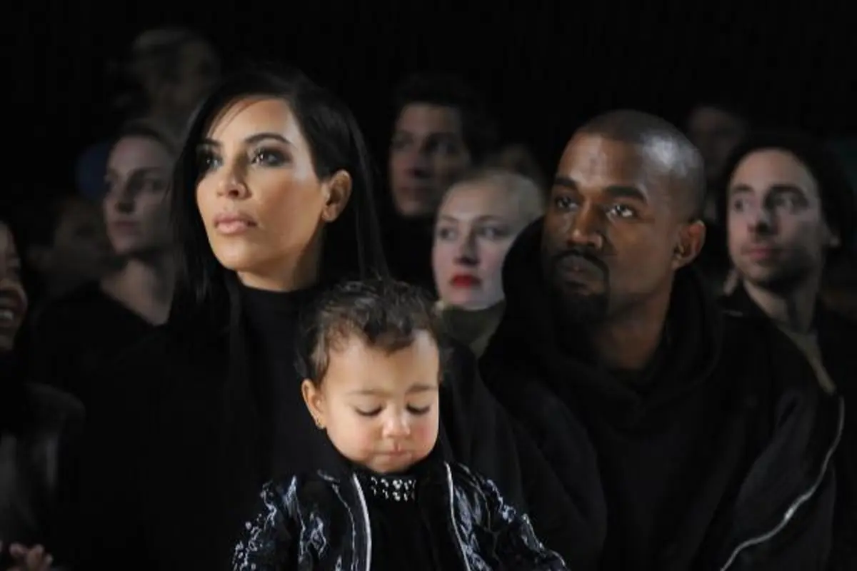Kim Kardashian Akui Kanye West Sosok 'Ayah' Yang Aneh