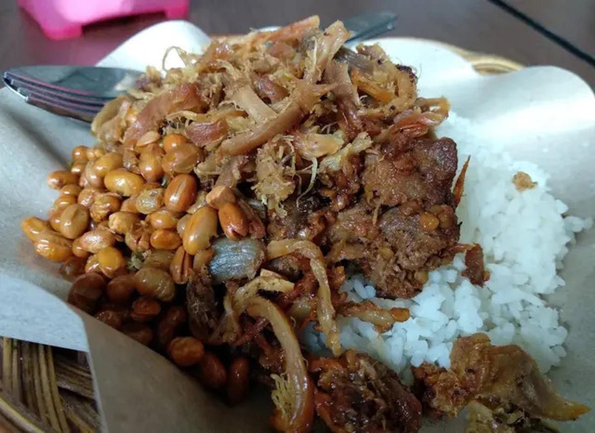 15 Rekomendasi Tempat Makan Enak di Lombok Dekat Bandara Terfavorit 2025