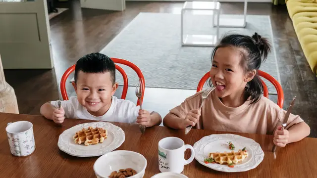 4 Tips Mengatur Screen Time Anak Selama Liburan Panjang Tanpa Tantrum