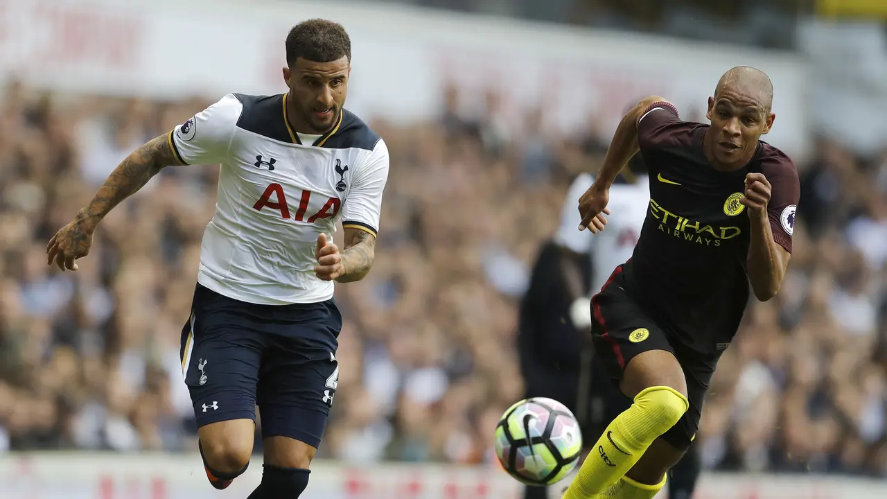 Gelandang Manchester City Fernando (AP Photo/Frank Augstein)