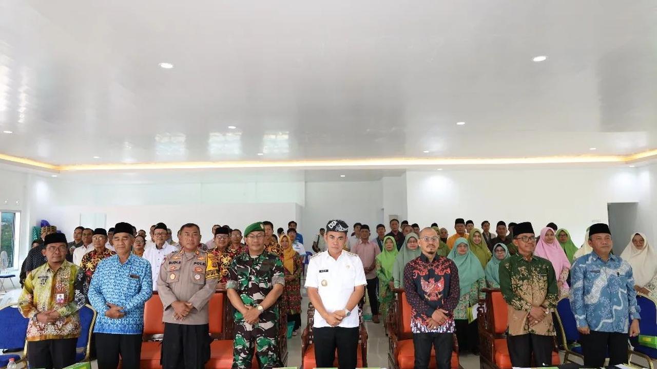 Pj Wali Kota Tarakan membuka Dialog yang diselenggarakan oleh FKPT Kaltara dan BNPT