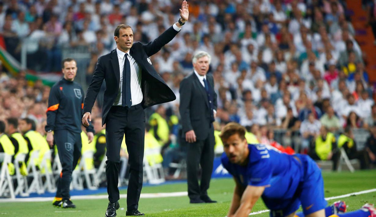 Massimiliano Allegri terus memompa semangat anak asuhnya. (Reuters / Tony Gentile)